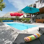 Family Friendly House With A Swimming Pool Gornje Sitno, Split - 20009