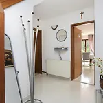 بيت للعطل Family Friendly House With A Swimming Pool Gornje Sitno, Split - 20009