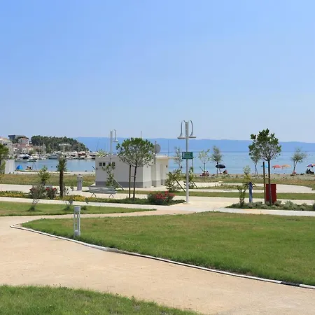 Holiday home Family Friendly House With A Swimming Pool Gornje Sitno, Split - 20009
