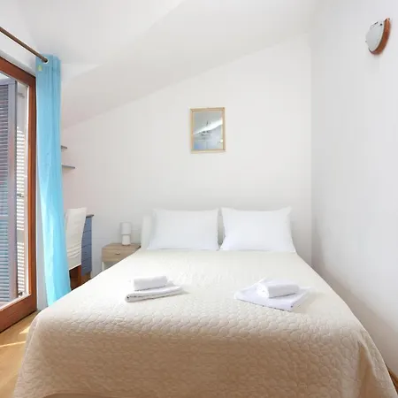 Holiday home Family Friendly House With A Swimming Pool Gornje Sitno, Split - 20009